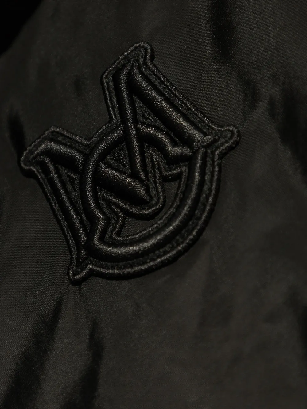 1C00004539ZD VERNANT PARKA CORTA LIGERA MONCLER S8M NEGRO