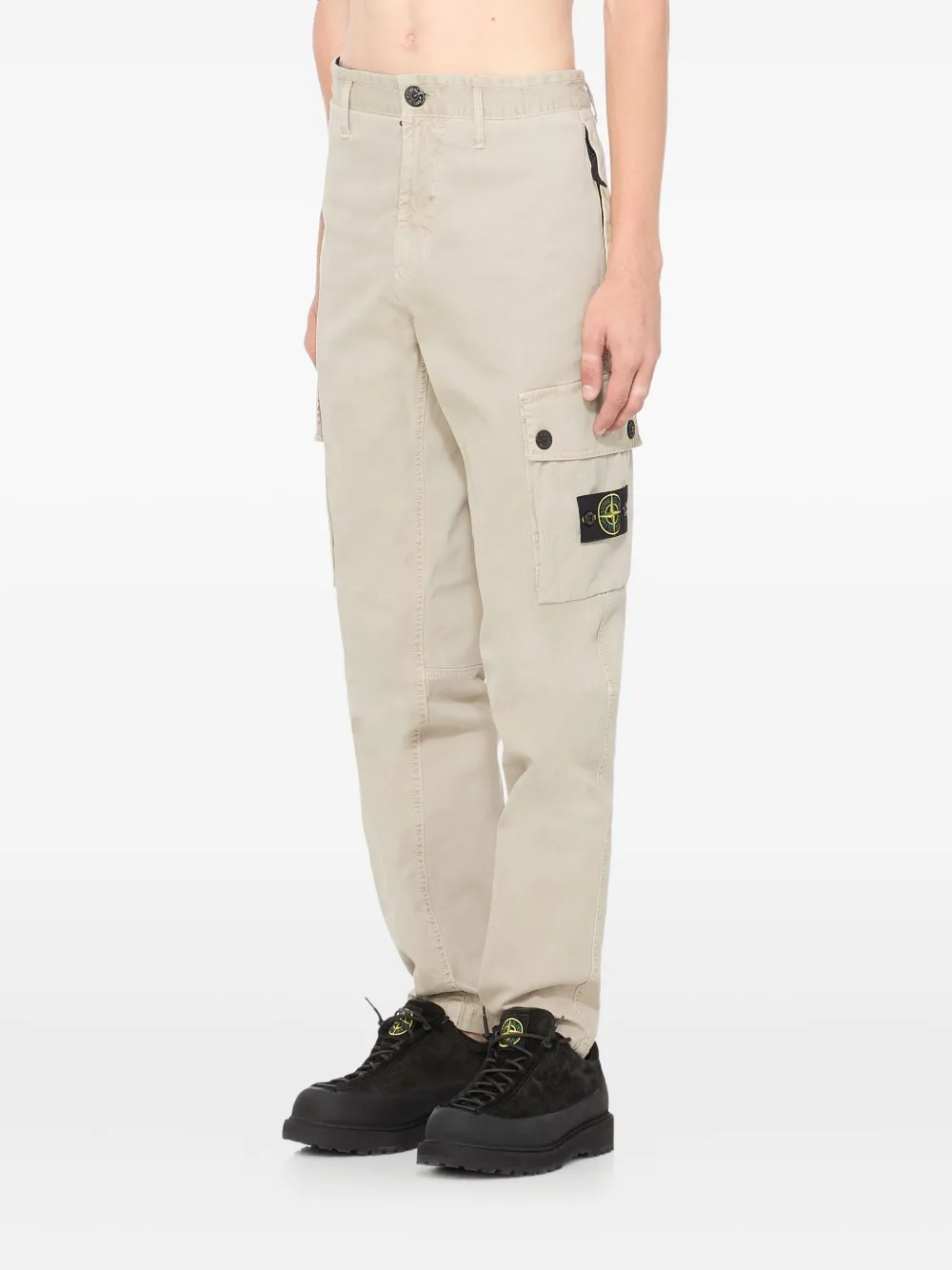 3100034S00L1 PANTALÓN CARGO GABARDINA STRECHT STONE ISLAND F9M BEIGE DESIERTO