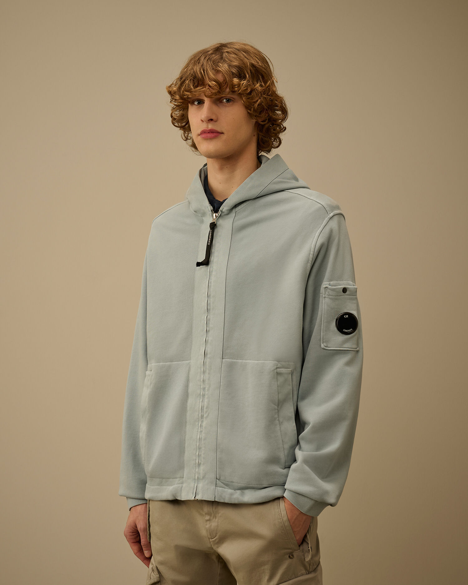 20CMSS039A110044R SUDADERA CAPUCHA Y ZIP "C.P. COMPANY" SZM    - verde agua