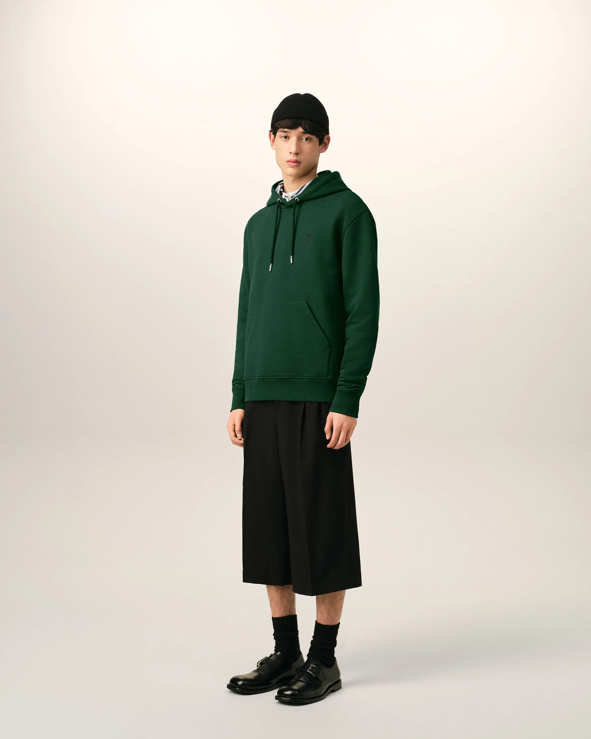 HSW764.730 HOODIE WITH CONTRASTED AMI DE COEUR AMI PARIS FW26 - VERT BOUTEILLE/NOIR