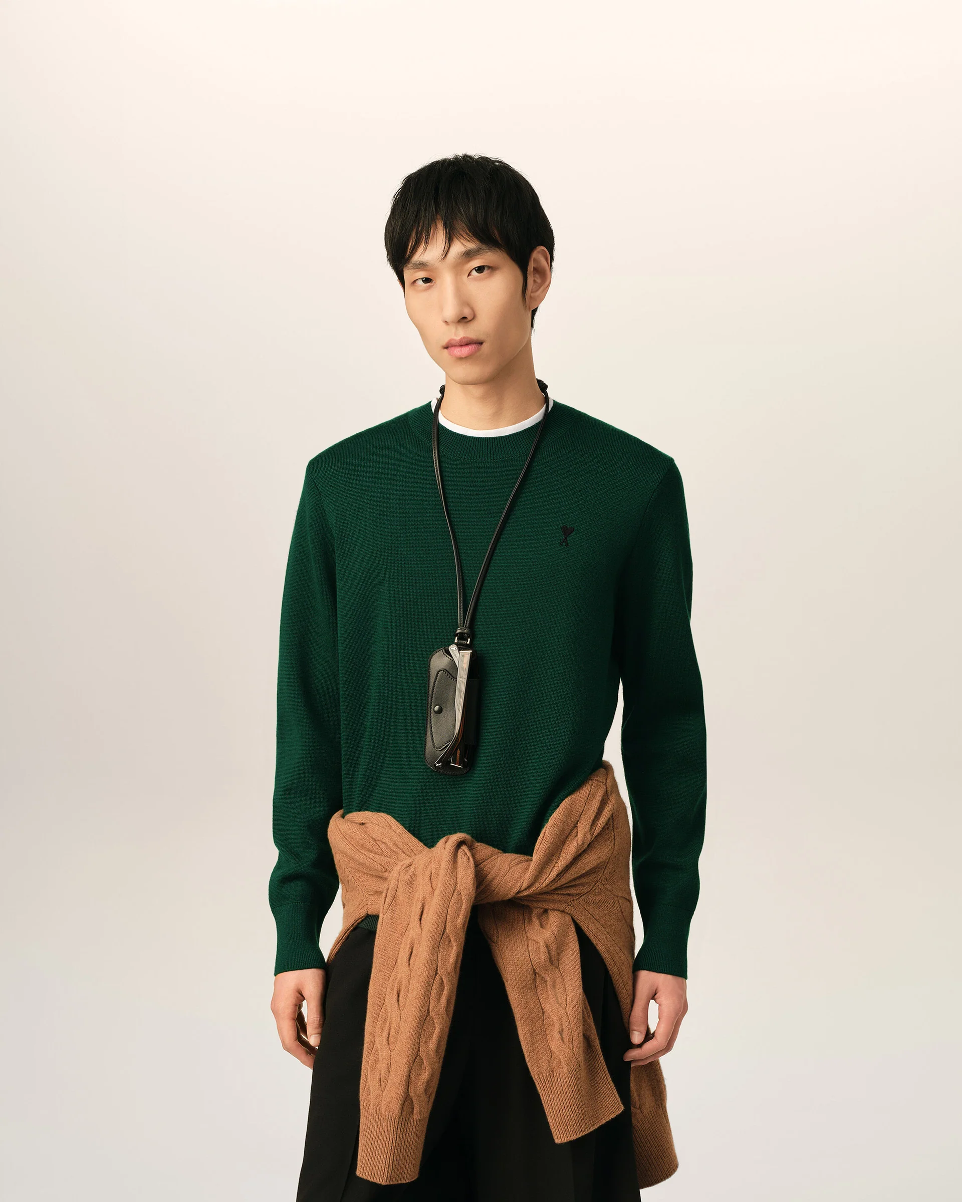 HKS826.001 CREWNECK SWEATER WITH AMI DE COEUR AMI PARIS FW26 - VERT BOUTEILLE/NOIR