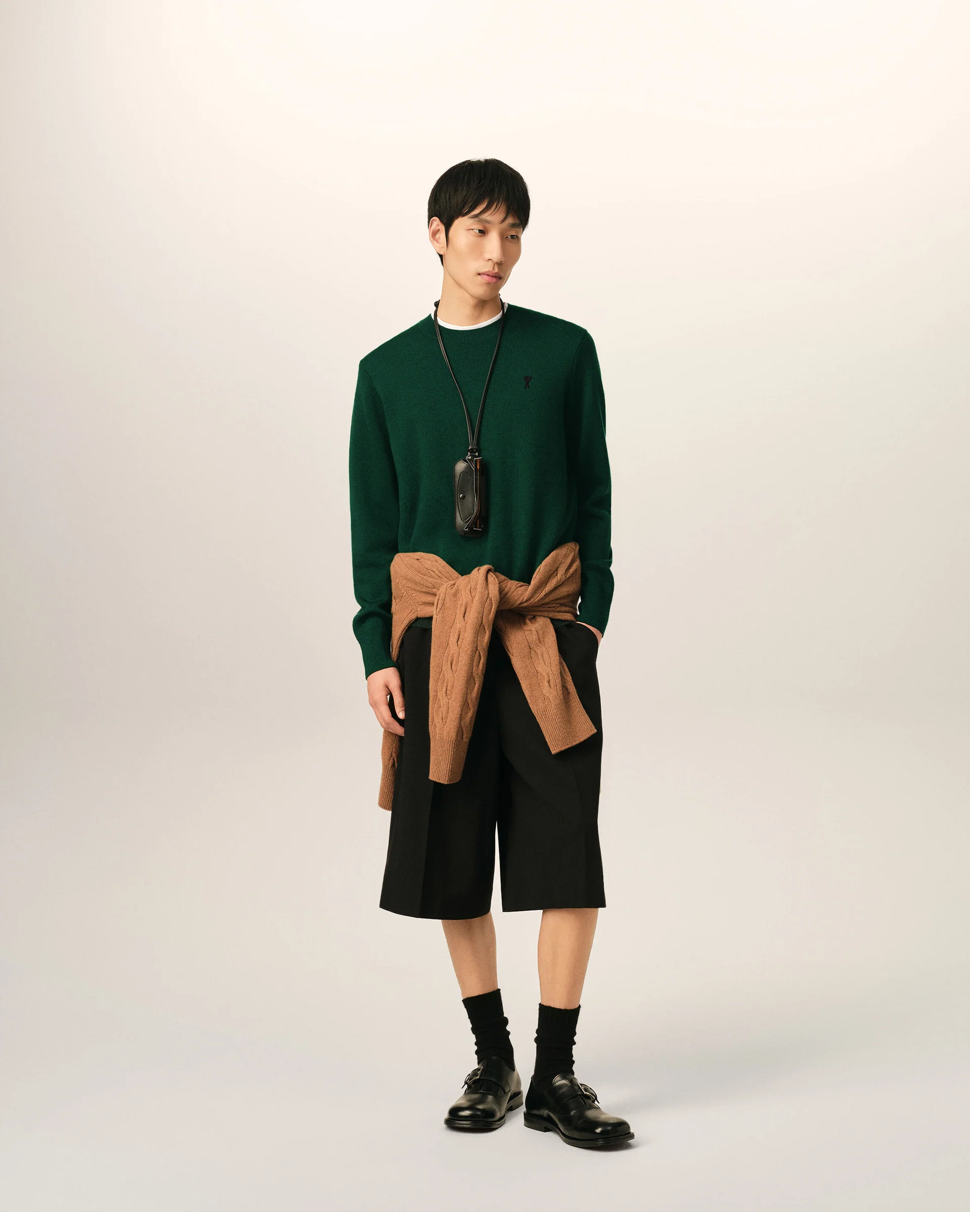 HKS826.001 CREWNECK SWEATER WITH AMI DE COEUR AMI PARIS FW26 - VERT BOUTEILLE/NOIR
