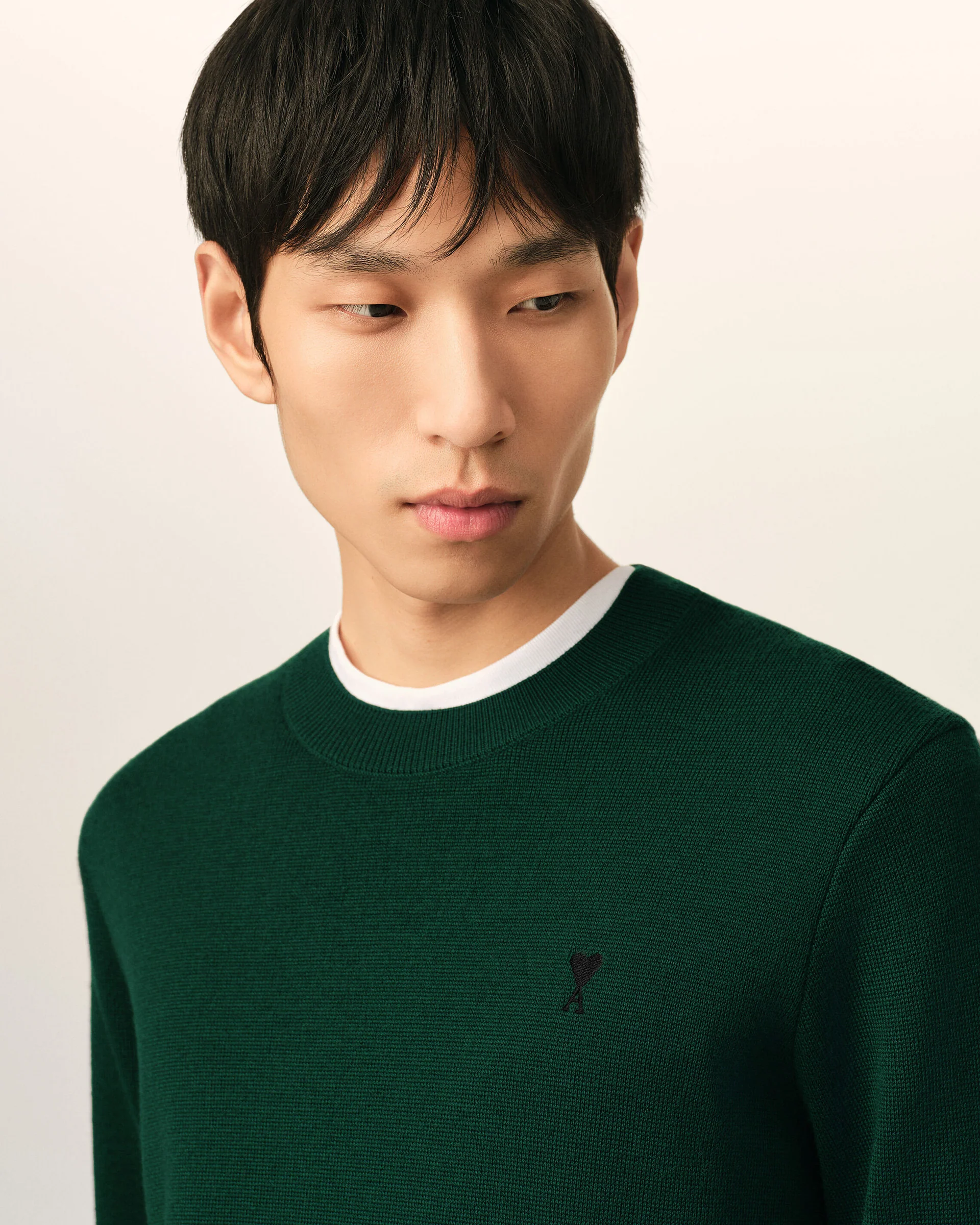 HKS826.001 CREWNECK SWEATER WITH AMI DE COEUR AMI PARIS FW26 - VERT BOUTEILLE/NOIR