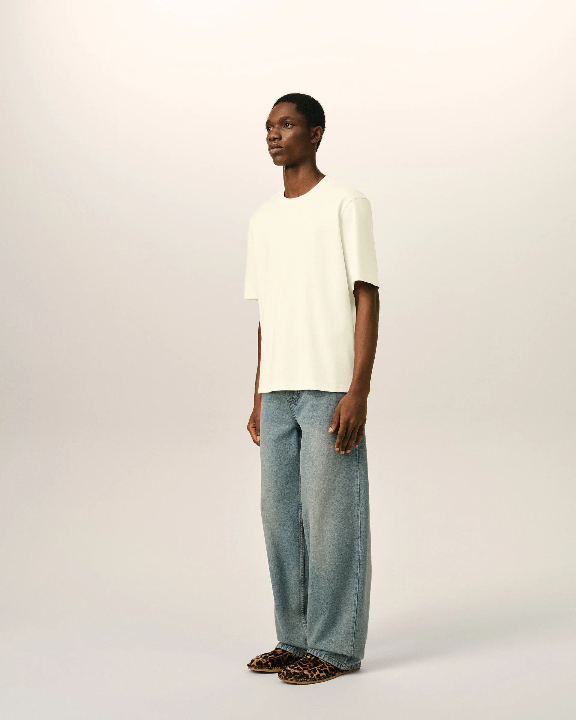 UTS357.726 TSHIRT WITH TONAL EMBOSSED BIG AMI DE COEUR AMI PARIS FW26 - IVOIRE