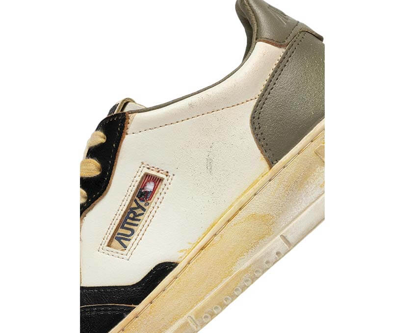 A1UNAVLMSV06 SUP VINT LOW MAN LEAT/LEAT WHT/BLK/COVGRN AUTRY FW26 - WHT/BLK/COVGRN