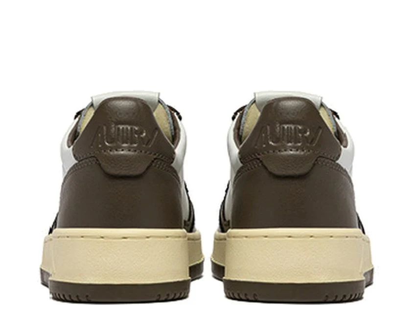 A1UNAULMWB68 MEDALIST LOW MAN LEAT/LEAT WHT/CHOCO AUTRY FW26 - WHT/CHOCO