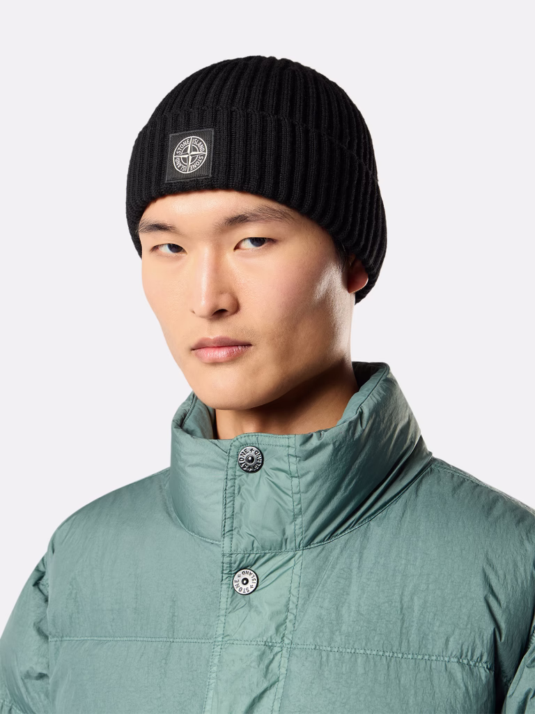 L2S15N100002S00C3 BEANIE STONE ISLAND FW26 - BLACK