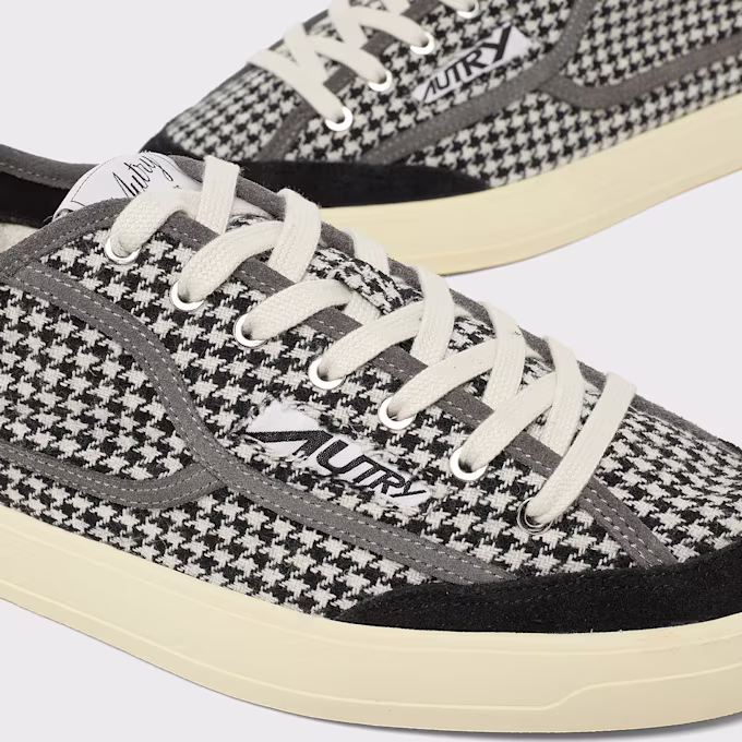 A1UNSCLMXB01 WINDSCAPE LOW MAN AUTRY FW26 - BLK/WHITE