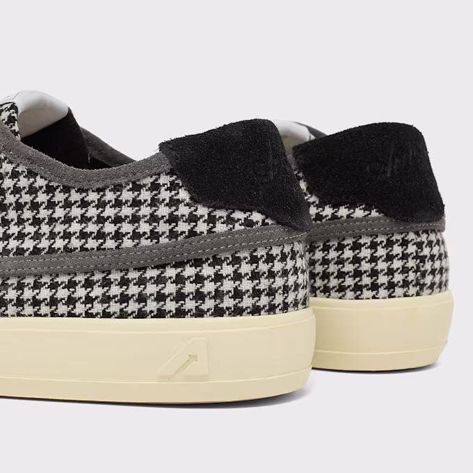 A1UNSCLMXB01 WINDSCAPE LOW MAN AUTRY FW26 - BLK/WHITE