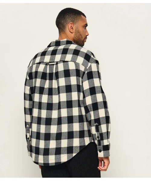 USH875.WV0220 WIDE CAMP COLLAR OVERSHIRT WITH LONG SLEEVES AND PATCH POCKETS AMI PARIS FW26 - IVOIRE/NOIR