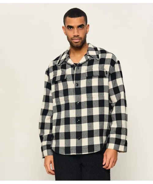 USH875.WV0220 WIDE CAMP COLLAR OVERSHIRT WITH LONG SLEEVES AND PATCH POCKETS AMI PARIS FW26 - IVOIRE/NOIR