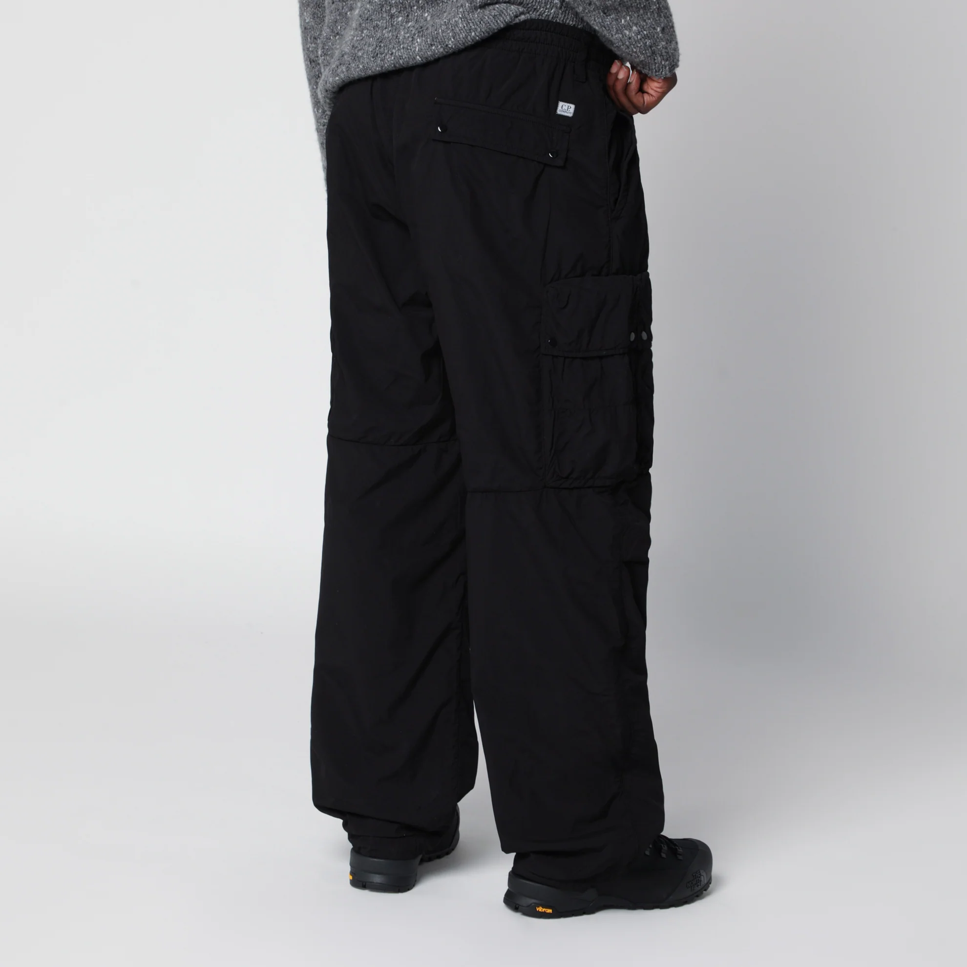 21CMPA238A110435G PANTS-CARGO PANT C.P. COMPANY FW26 - BLACK
